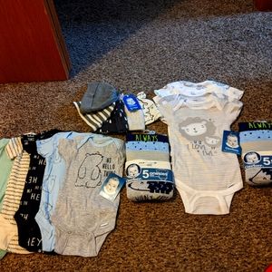 24 piece NWT 0-6M Gerber Clothing
